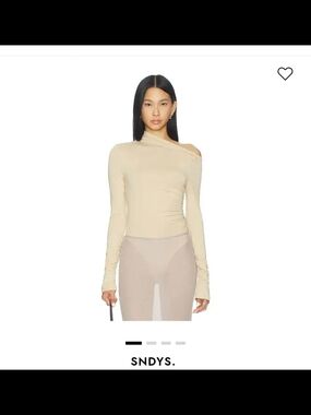 SNDYS. One-Shoulder Long Sleeve Top in Beige